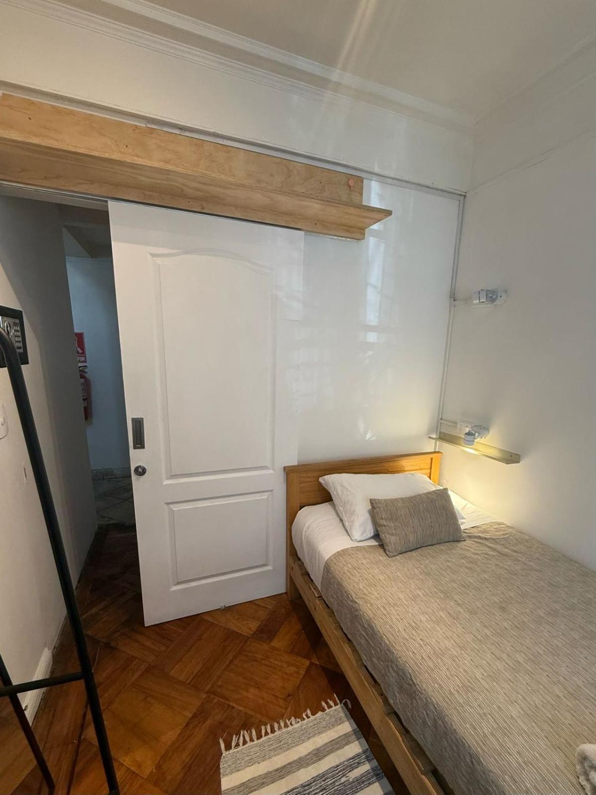 Yogi Hostels Santiago Exterior photo